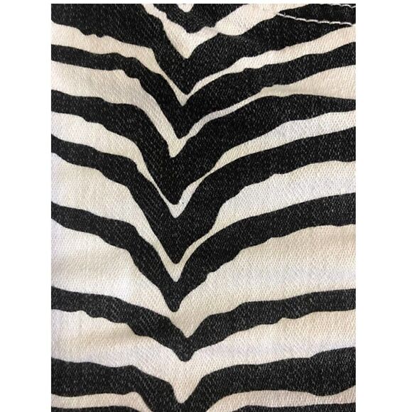 Hybrid & Company Low Rise Black White Zebra Print Cotton Shorts Size 5 - Picture 9 of 10